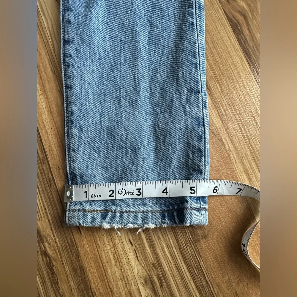 Levi’s 501 Skinny Jeans Women’s Size W24 L28 Light Blue Distressed Button Fly